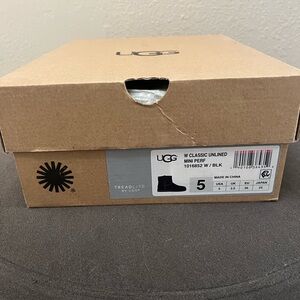 BNWT UGG Classic Unlined Mini Perforated Boots BLACK SZ5